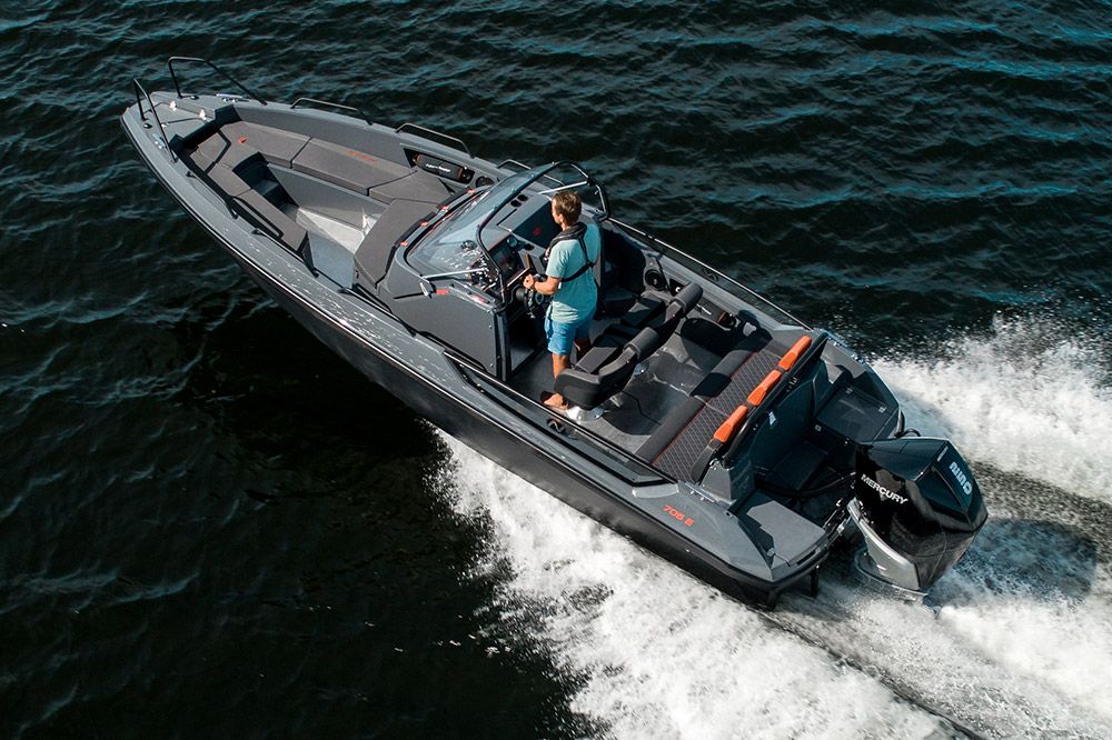 Nordkapp RS 705E boat at sea