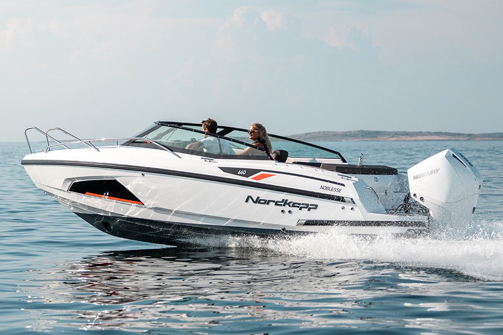 Nordkapp Noblesse 660 at sea