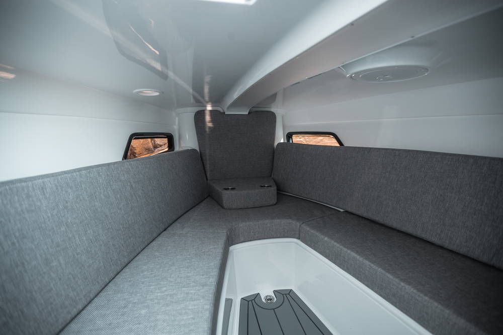 Nordkapp Noblesse 790 cabin seats