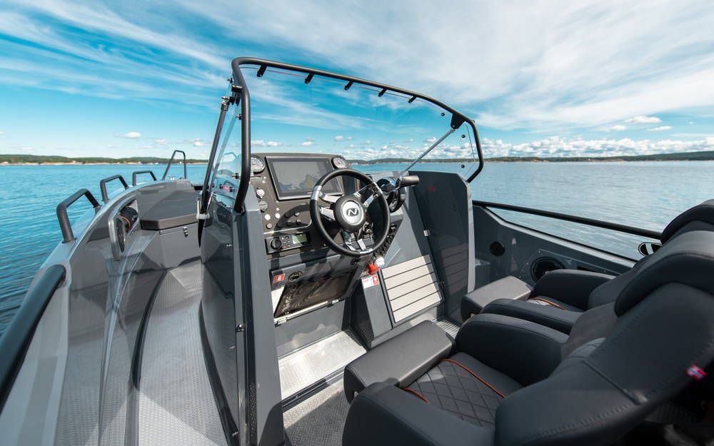 Airborne 8 RIB steering console and bow