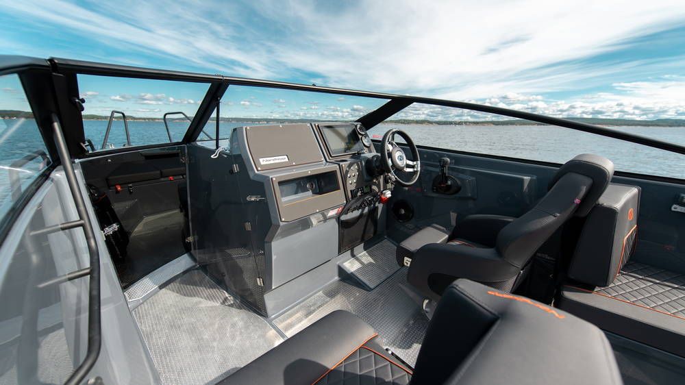 Nordkapp RS 705A Cabin and console